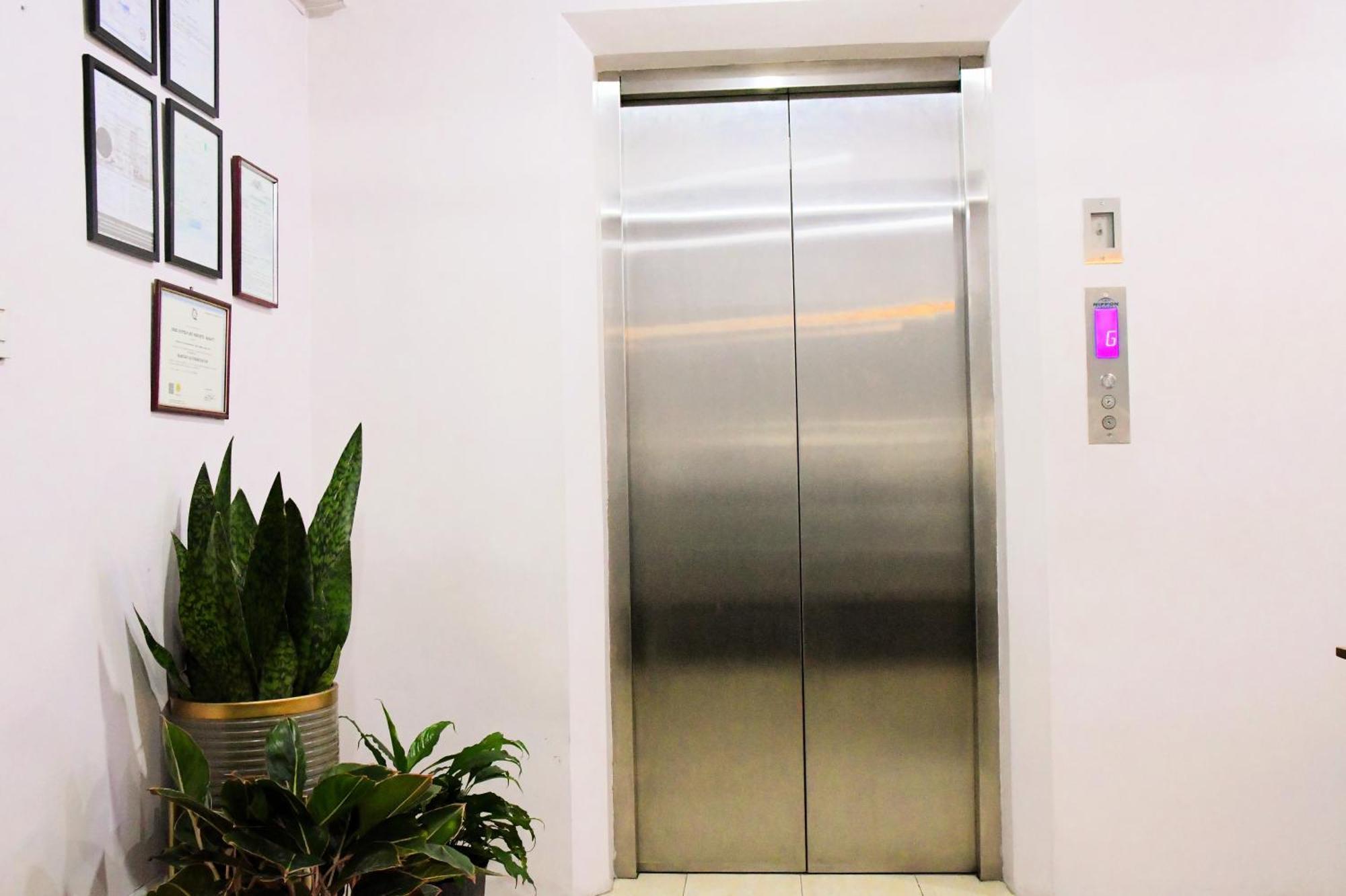 Arzo Hotel Makati Makati City Exterior photo